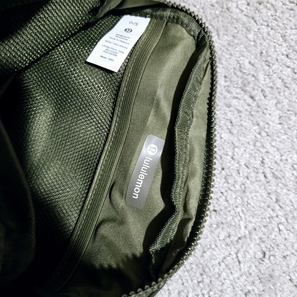 lululemon athletica Olive Green Men's Bag - Picture 8 of 8
